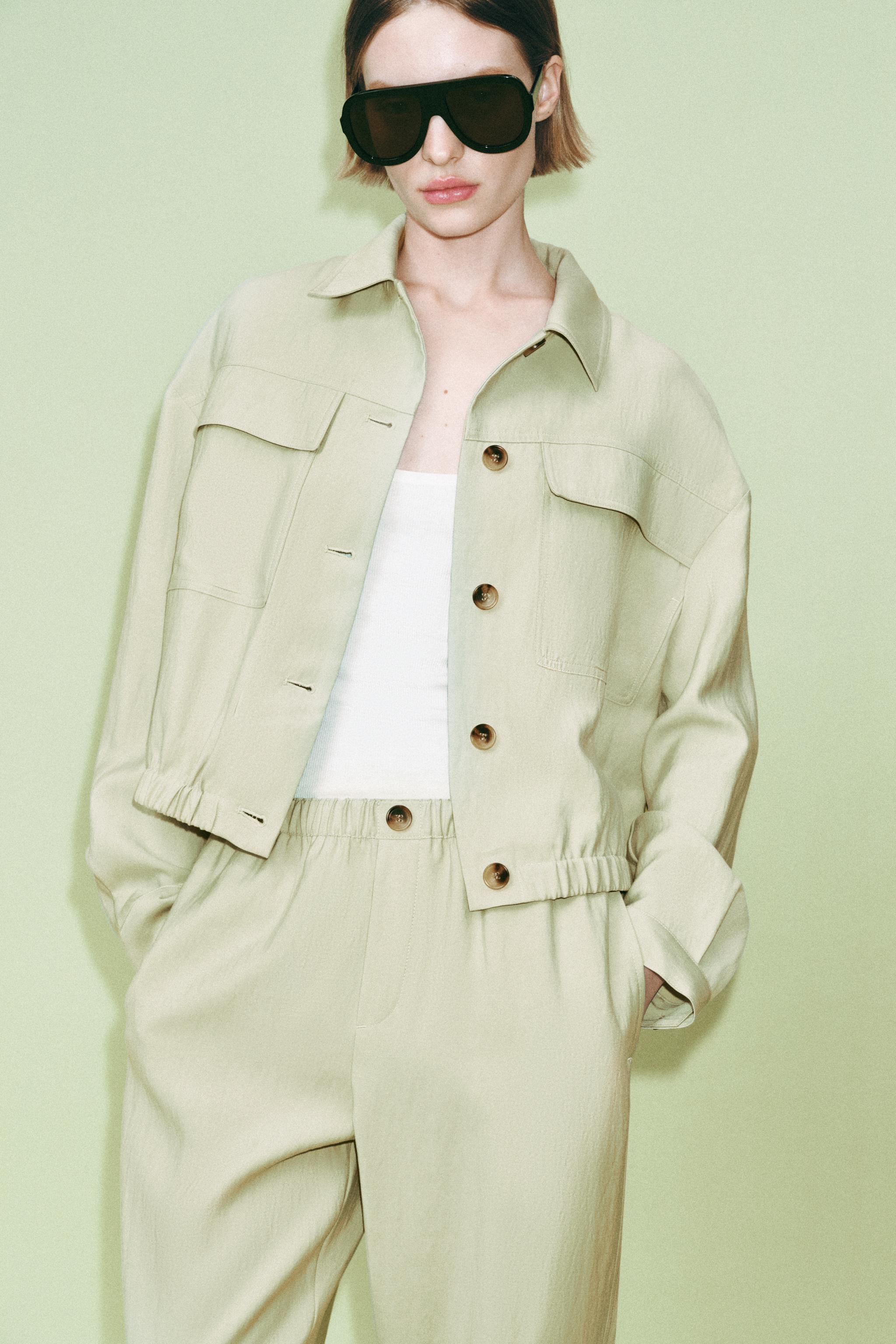 SHORT JACKET WITH FLAP POCKETS